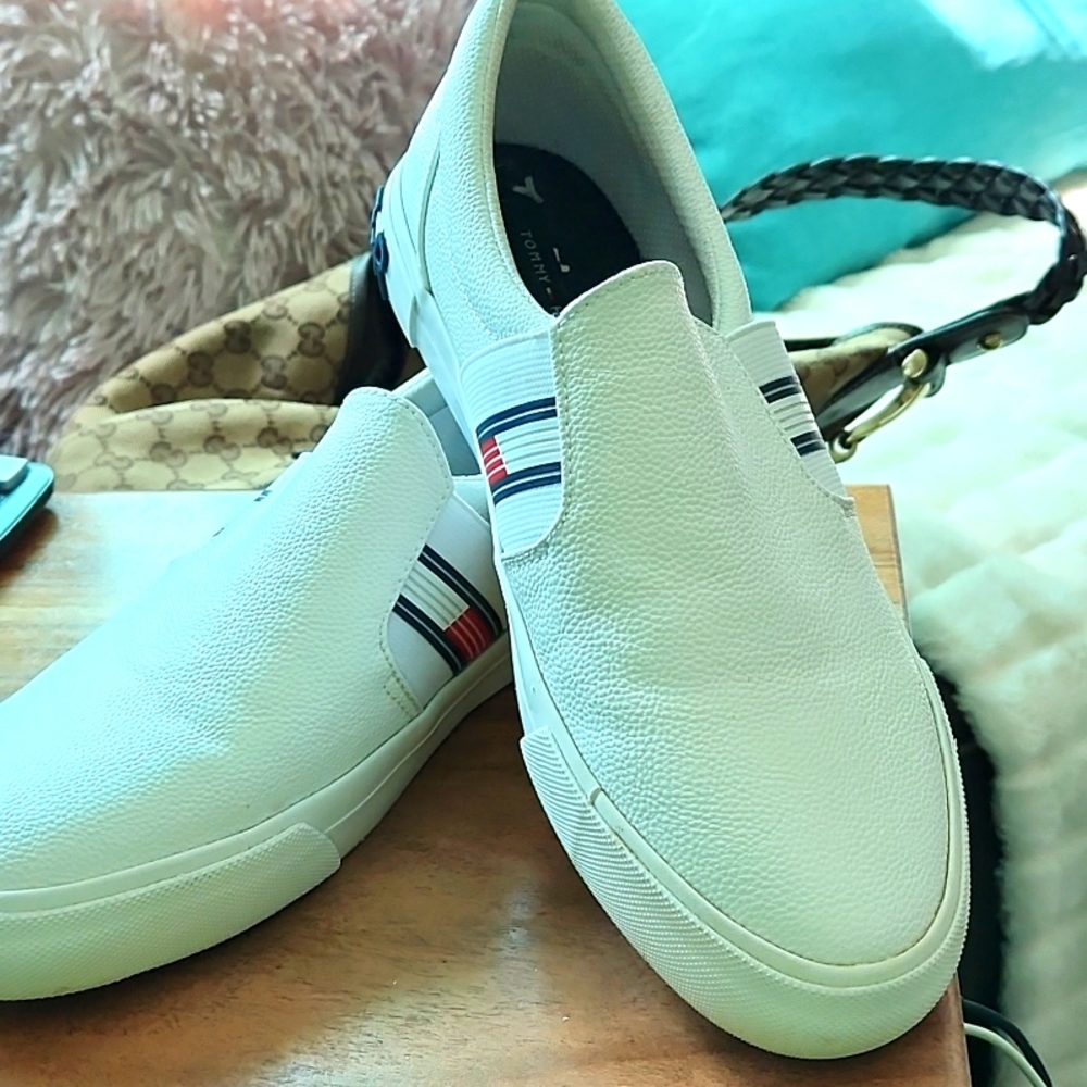White leather Tommy Hilfiger slip ons